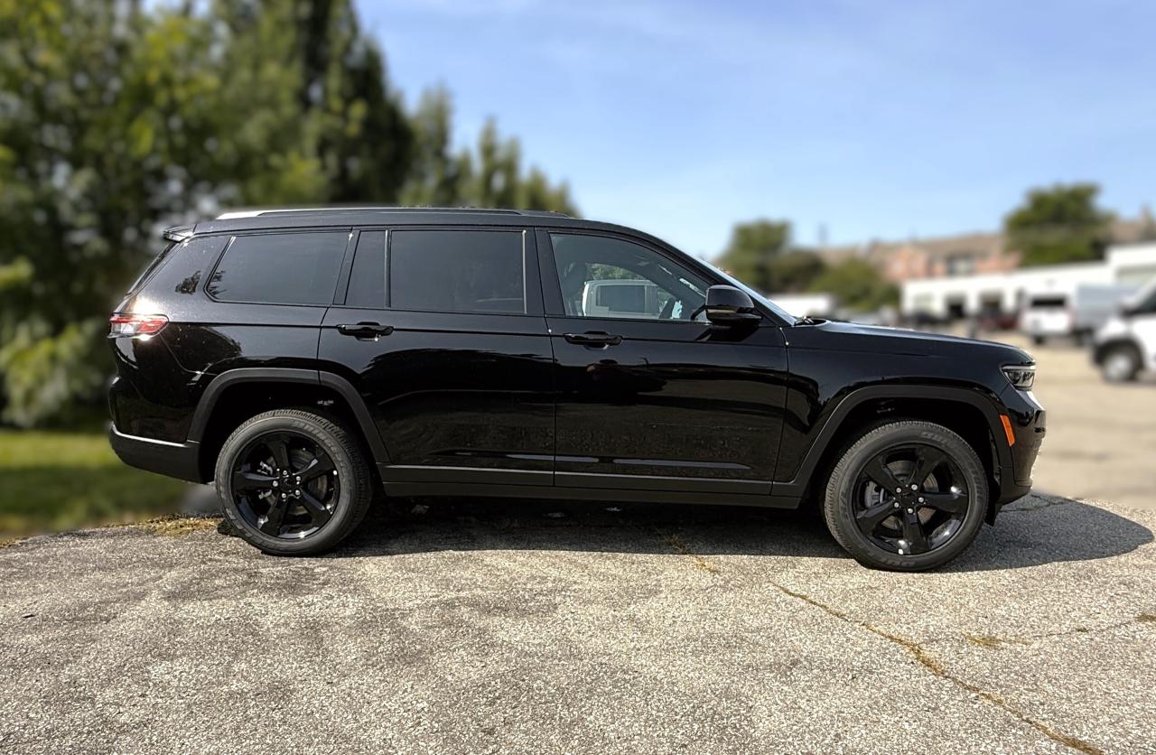 2025 Jeep Grand Cherokee L Altitude 4x4 Photo