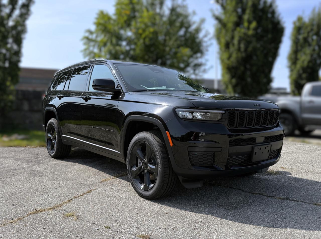 2025 Jeep Grand Cherokee L Altitude 4x4 Photo