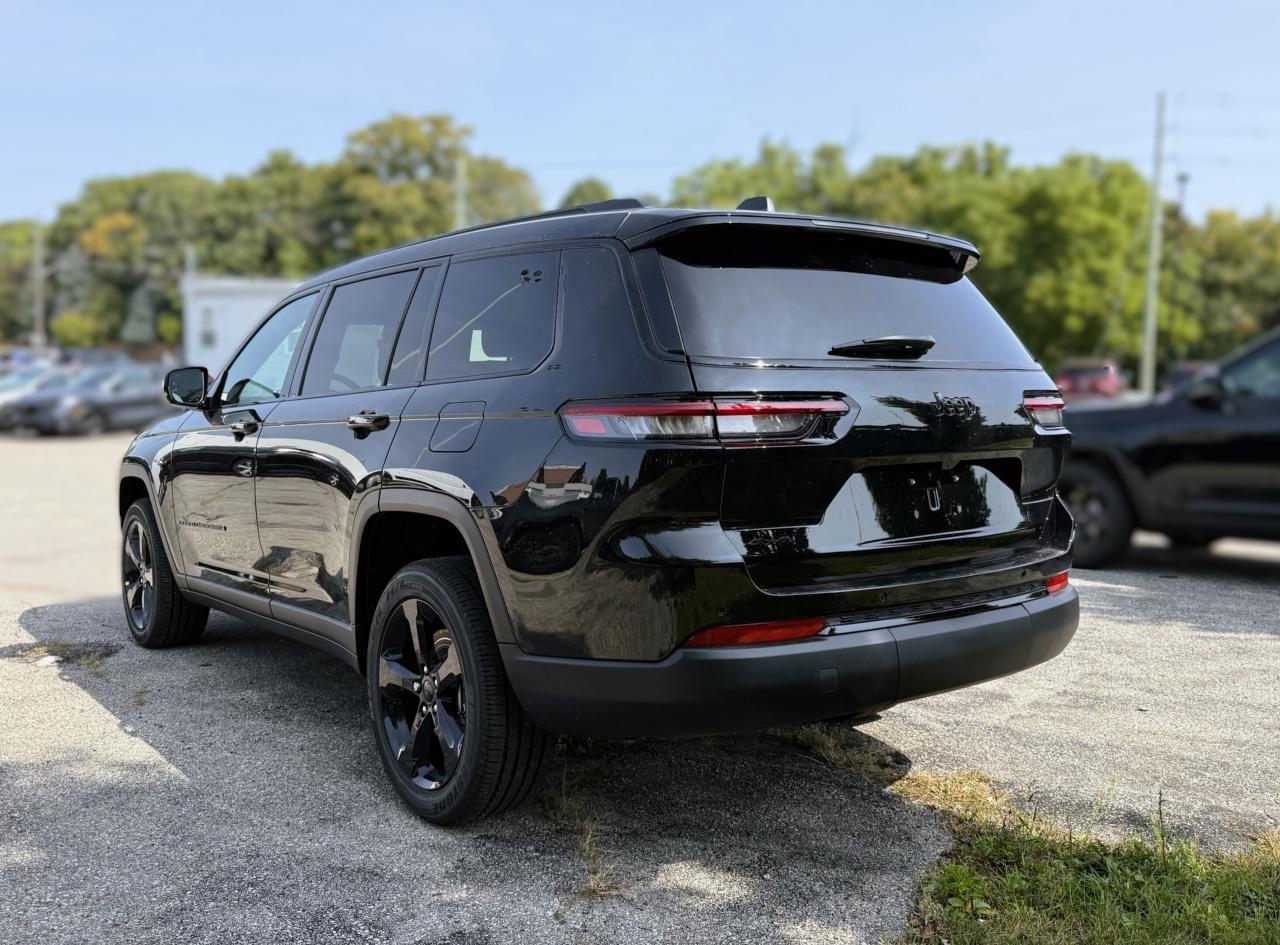 2025 Jeep Grand Cherokee L Altitude 4x4 Photo