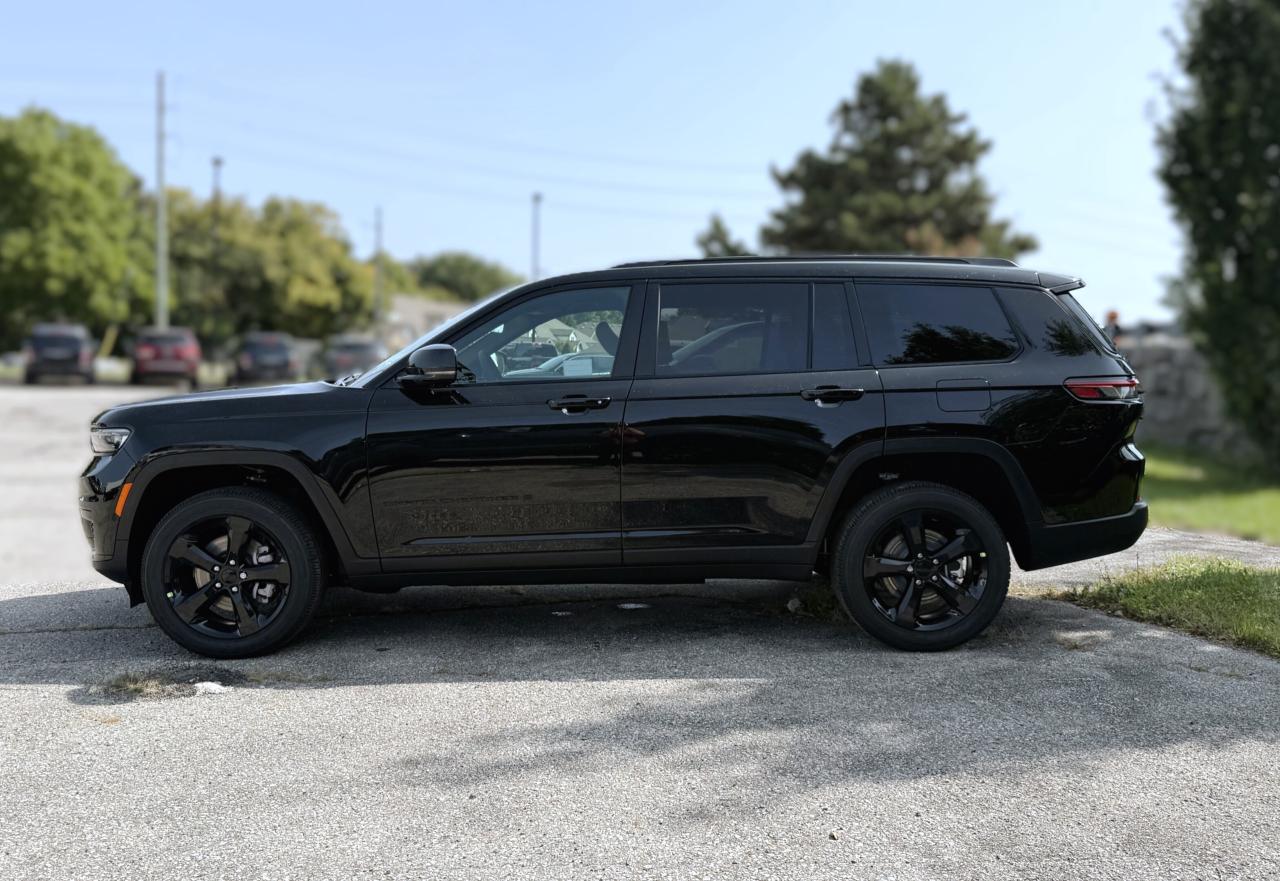 2025 Jeep Grand Cherokee L Altitude 4x4 Photo