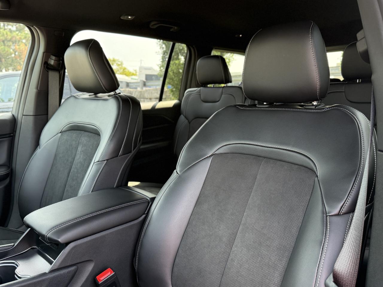 2025 Jeep Grand Cherokee L Altitude 4x4 Photo