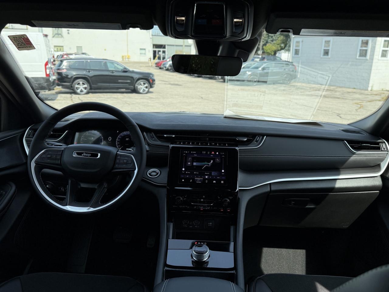 2025 Jeep Grand Cherokee L Altitude 4x4 Photo