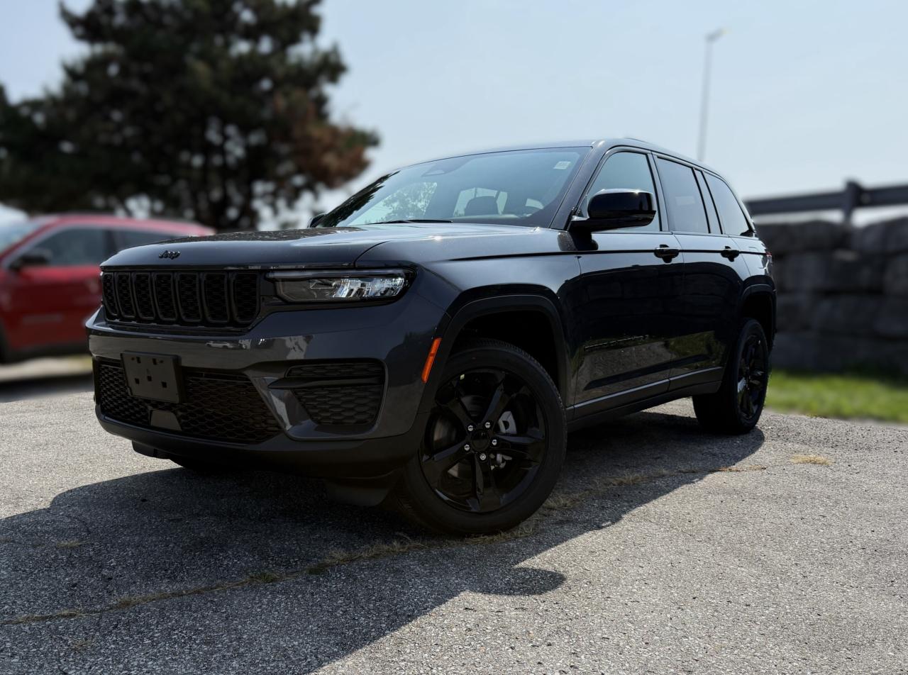 New 2025 Jeep Grand Cherokee ALTITUDE 4X4 for sale in Waterloo, ON