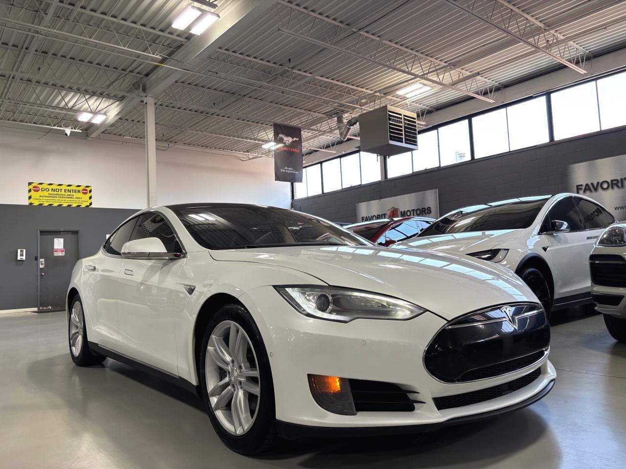 2015 Tesla Model S 70D|AWD|HIGHWAYAUTOPILOT|NAV|PANOROOF|VEGANLEATHER - Photo #2