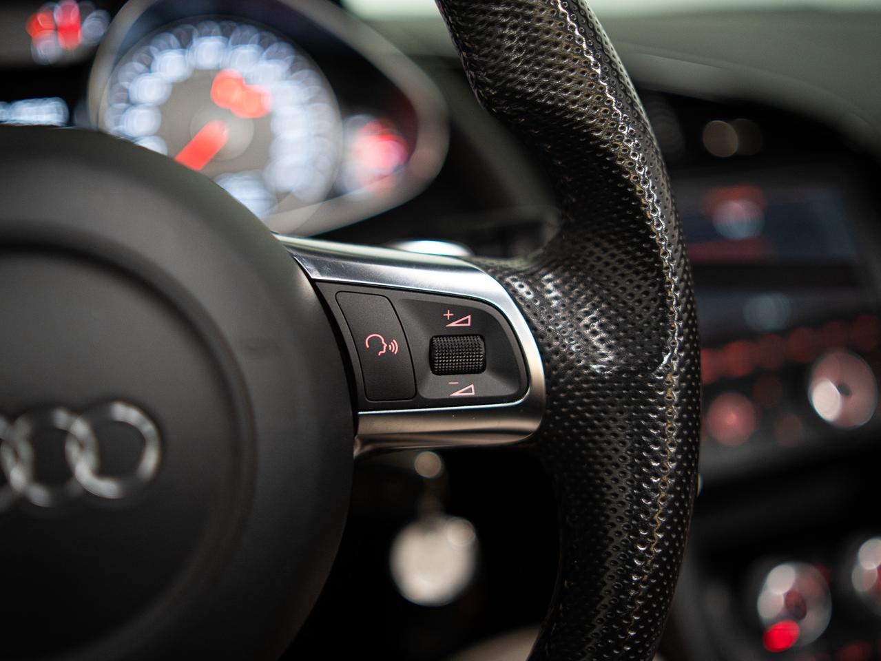 2011 Audi R8 SPYDER | BANG OLUFSEN | SOFT TOP Photo