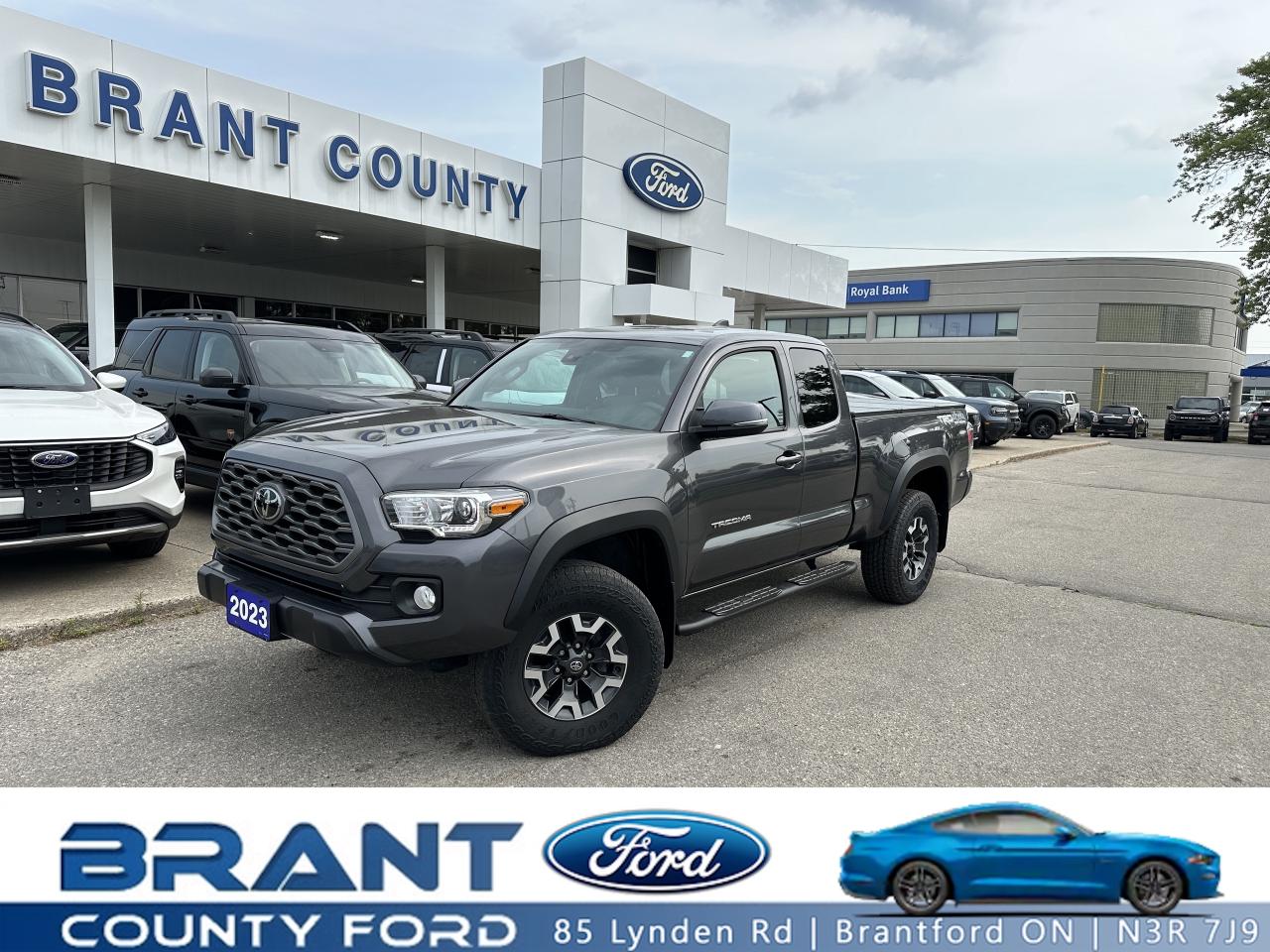 Used 2023 Toyota Tacoma TACOMA| V6| AUTOMATIC | CLOTH | 4X4 for sale in Brantford, ON