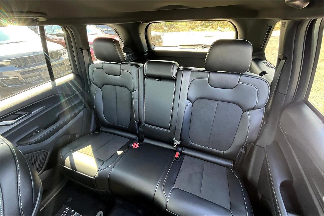 2025 Jeep Grand Cherokee ALTITUDE 4X4 | Leather | 20" Wheels | 4X4 Photo