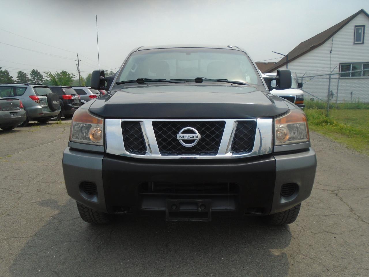 2013 Nissan Titan 4WD King Cab SWB SV - Photo #2