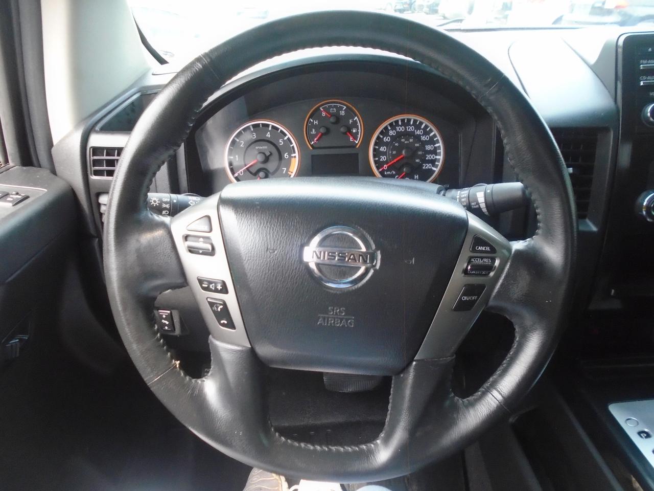 2013 Nissan Titan 4WD King Cab SWB SV - Photo #15
