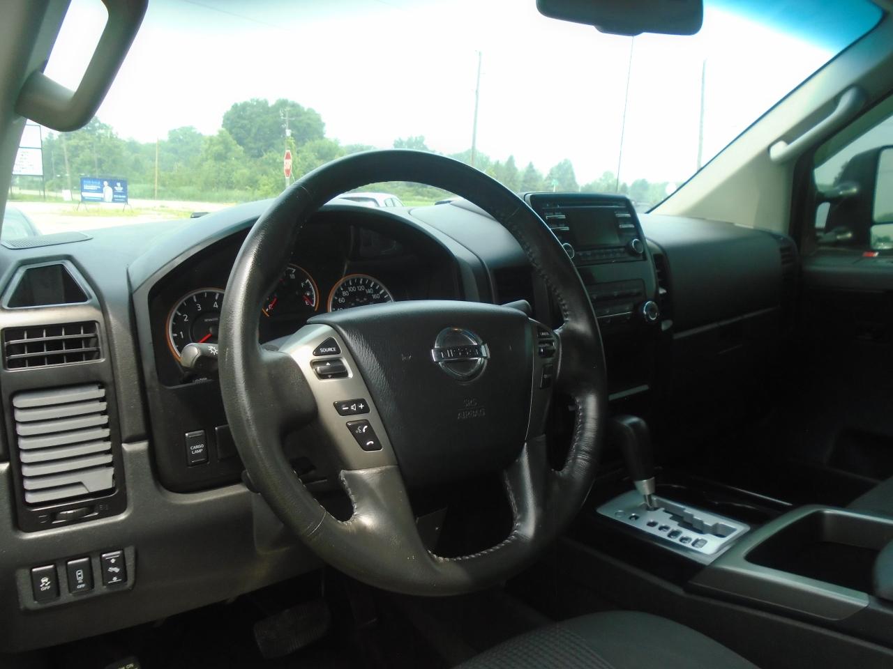 2013 Nissan Titan 4WD King Cab SWB SV - Photo #14