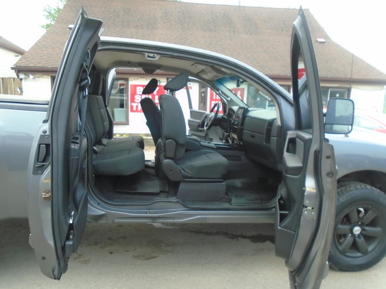 2013 Nissan Titan 4WD King Cab SWB SV - Photo #22