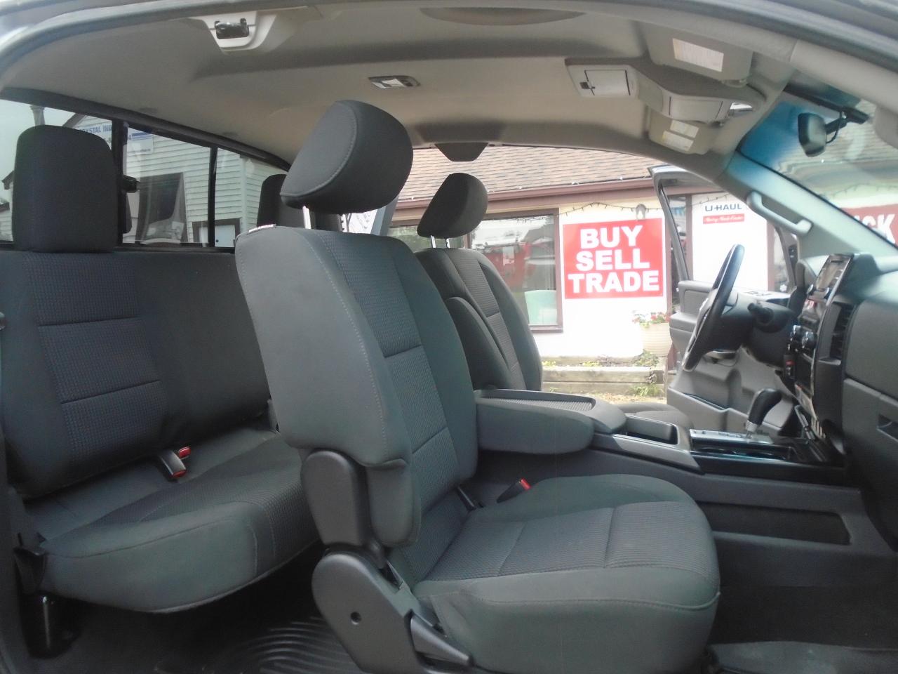 2013 Nissan Titan 4WD King Cab SWB SV - Photo #23