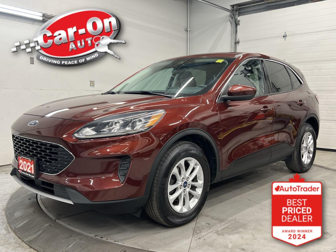 2021 Ford Escape SE AWD| HTD SEATS| CARPLAY| REAR CAM| ALLOYS Photo0