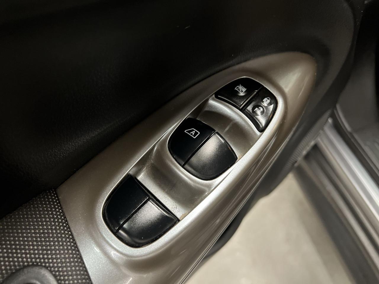 2014 Nissan Juke SL AWD | HTD LEATHER | SUNROOF | REAR CAM | ALLOYS Photo