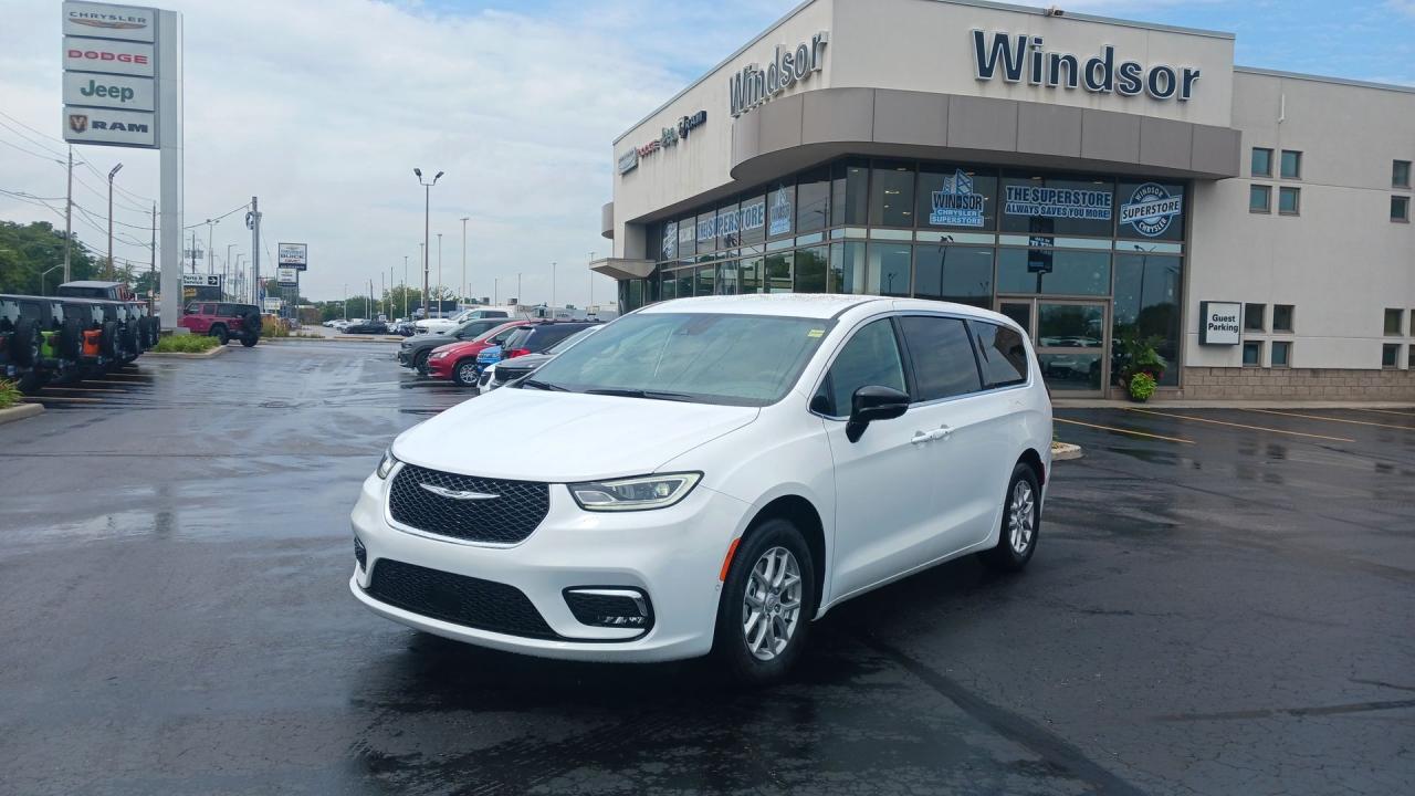 Used 2025 Chrysler Pacifica Select FWD for sale in Windsor, ON