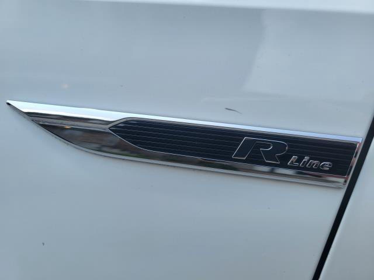 2017 Volkswagen Passat RLINE Photo28