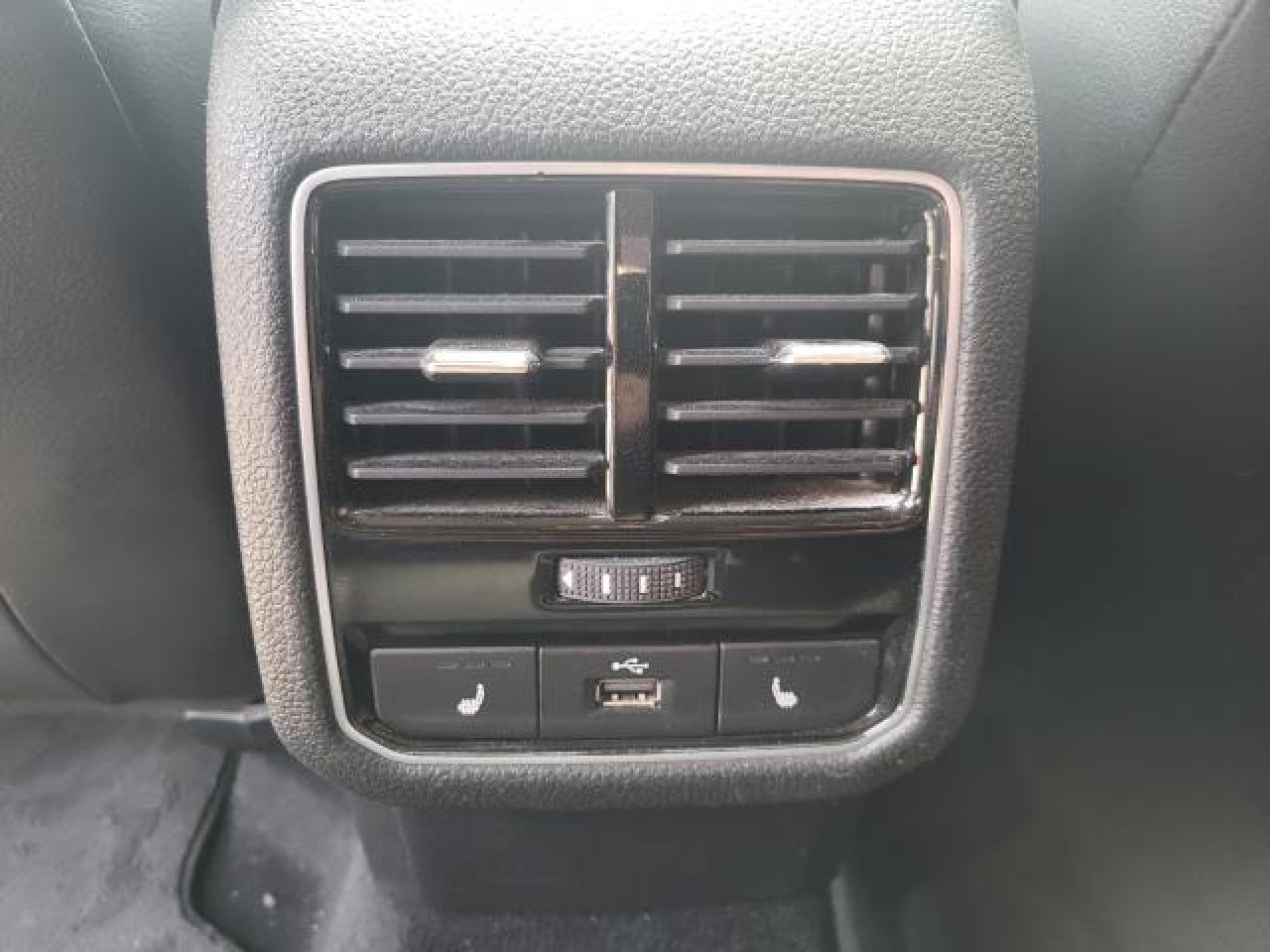 2017 Volkswagen Passat RLINE Photo35