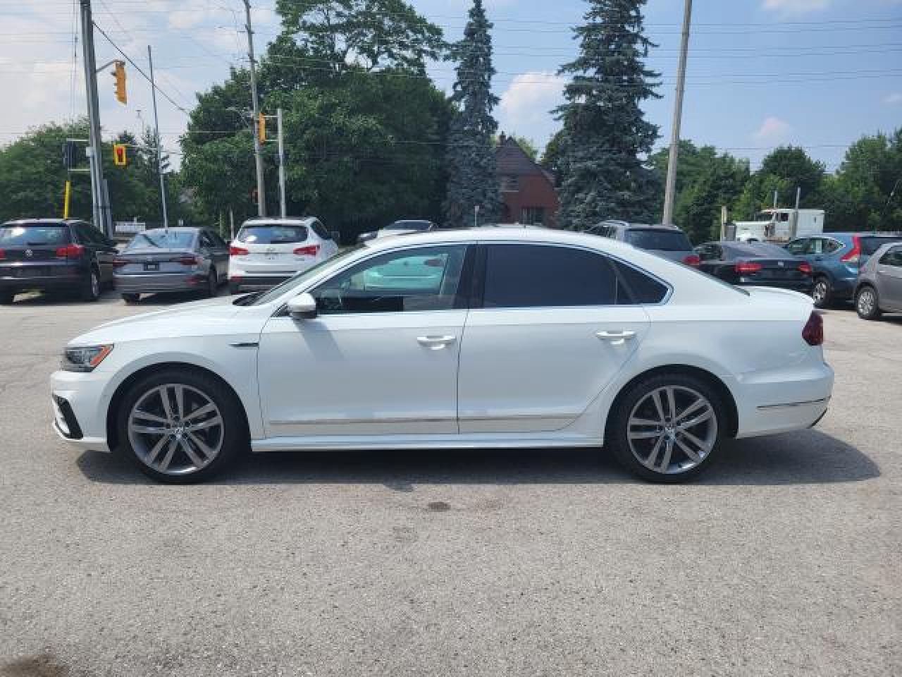 2017 Volkswagen Passat RLINE Photo18