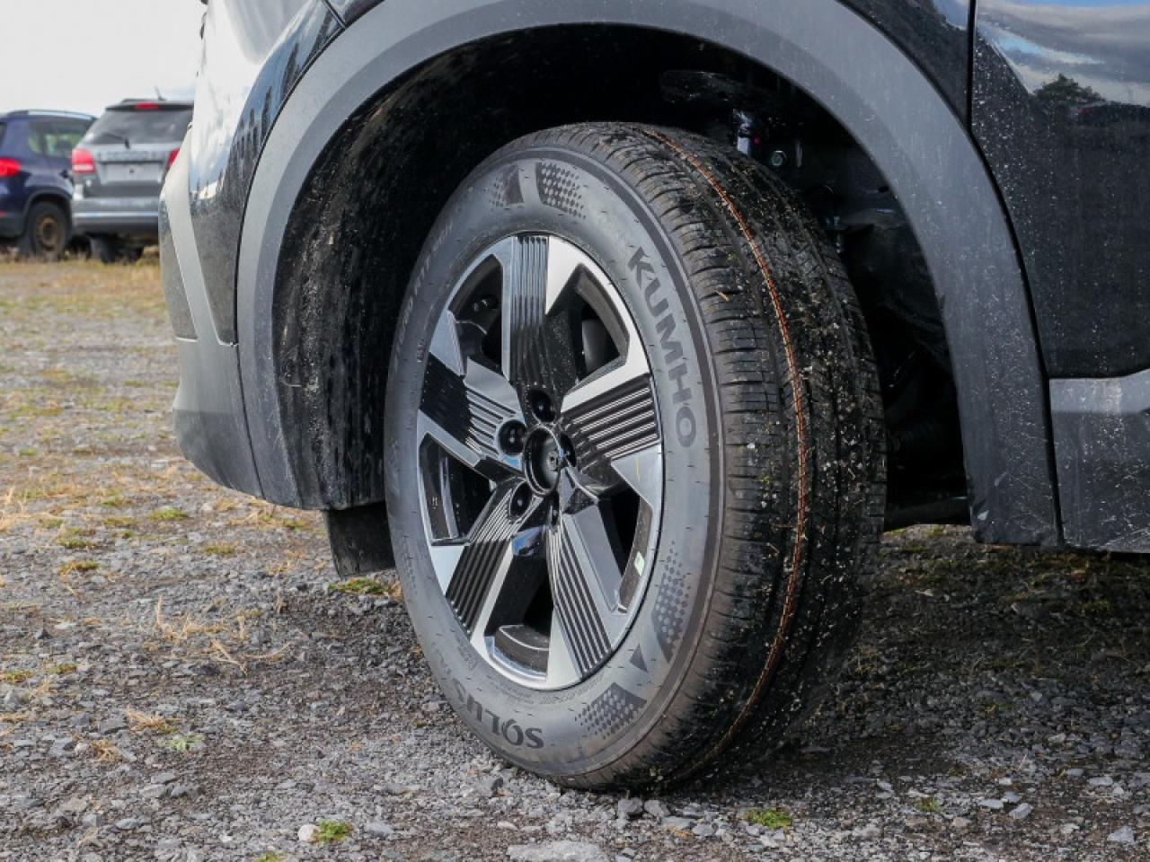 2026 Chevrolet TrailBlazer LS  LS AWD, WHITE ON BLACK Photo