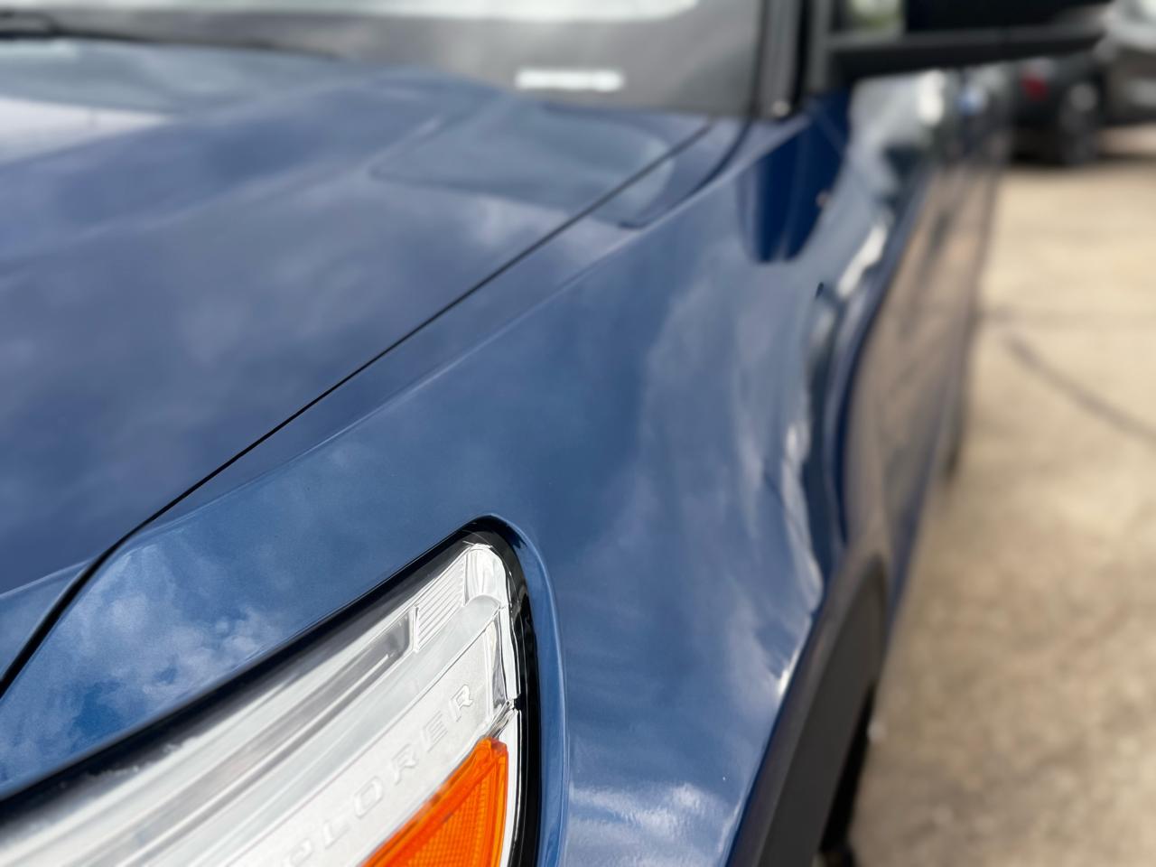 2021 Ford Explorer LIMITED Photo4