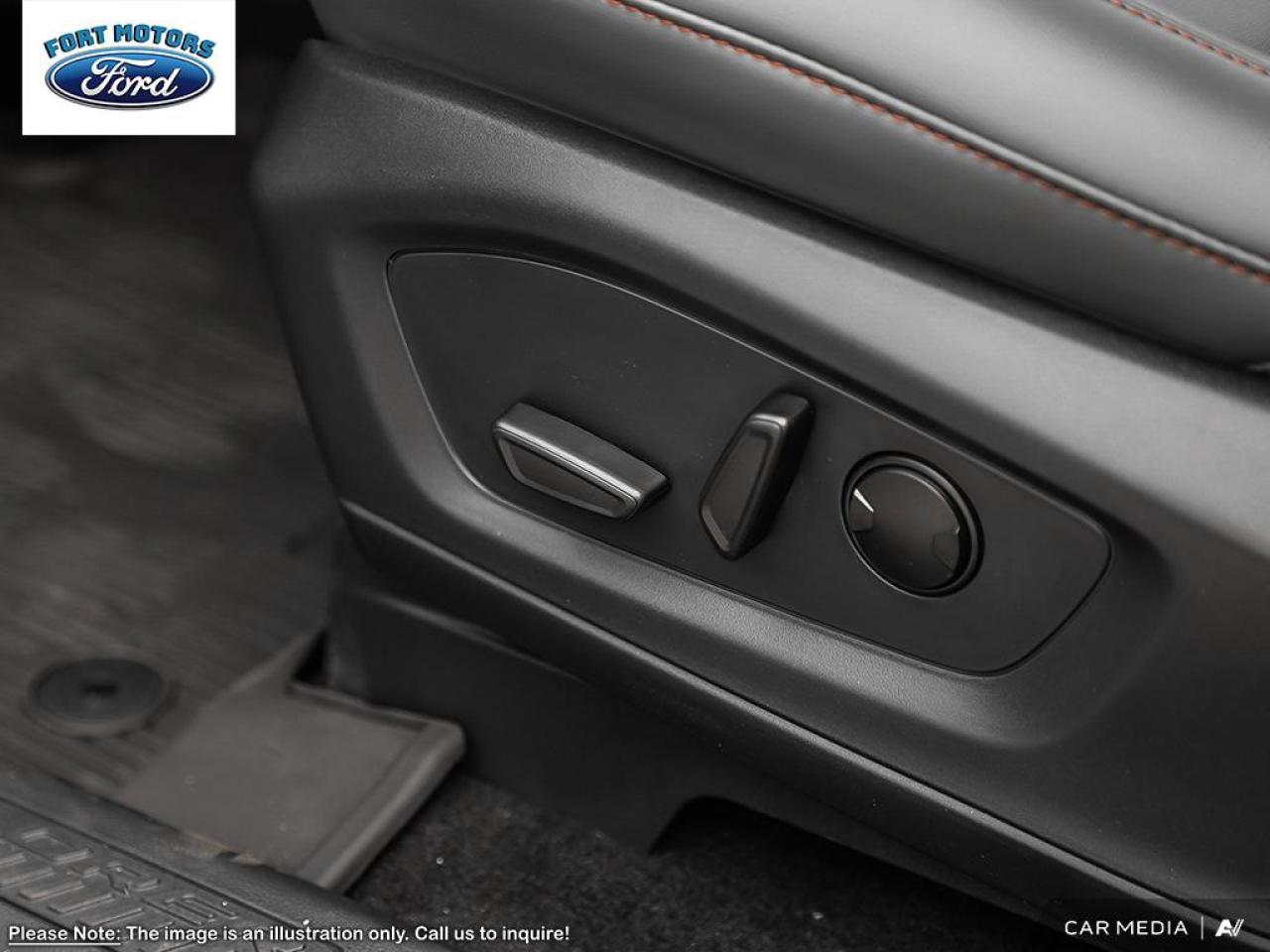 2025 Ford Explorer ACTIVE Photo5