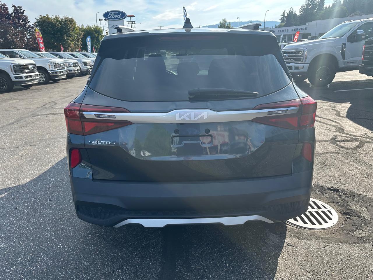 2023 Kia Seltos LX Photo5