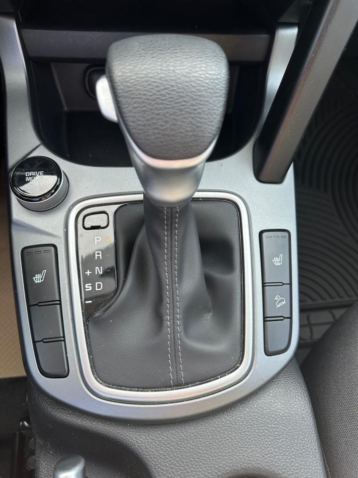 2023 Kia Seltos LX Photo5