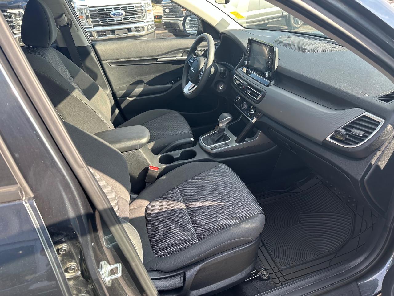 2023 Kia Seltos LX Photo5