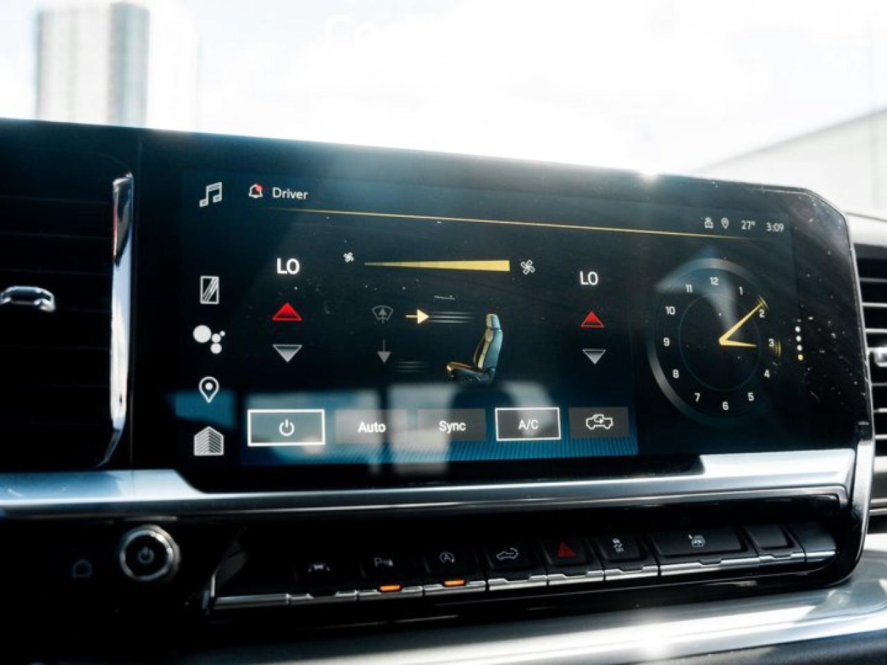 2023 Chevrolet Silverado 1500 High Country 147'' V8 Sunroof Leather Captain Seats Tonneau Cover Photo