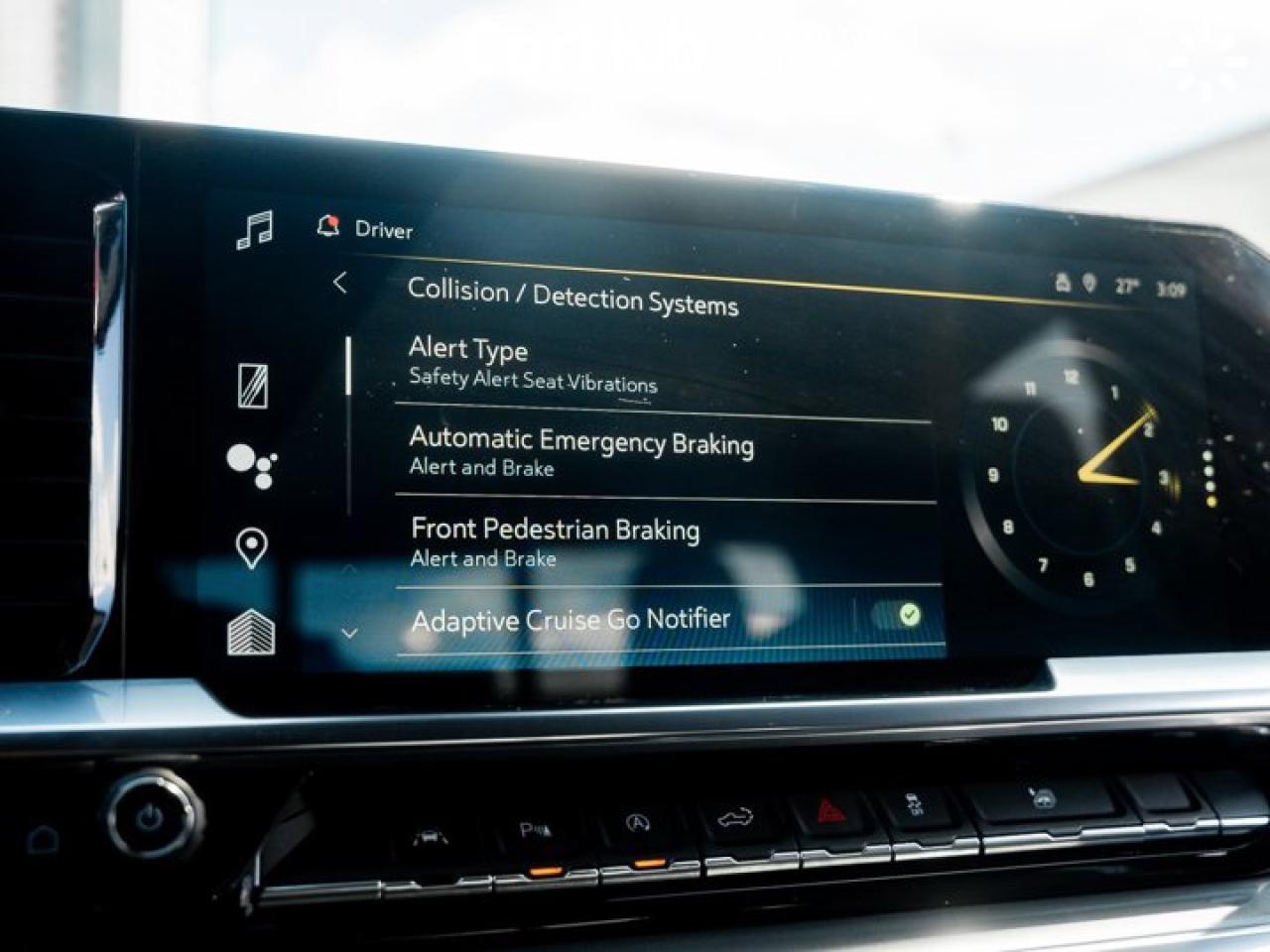 2023 Chevrolet Silverado 1500 High Country 147'' V8 Sunroof Leather Captain Seats Tonneau Cover Photo