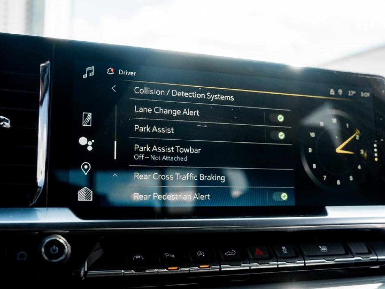 2023 Chevrolet Silverado 1500 High Country 147'' V8 Sunroof Leather Captain Seats Tonneau Cover Photo