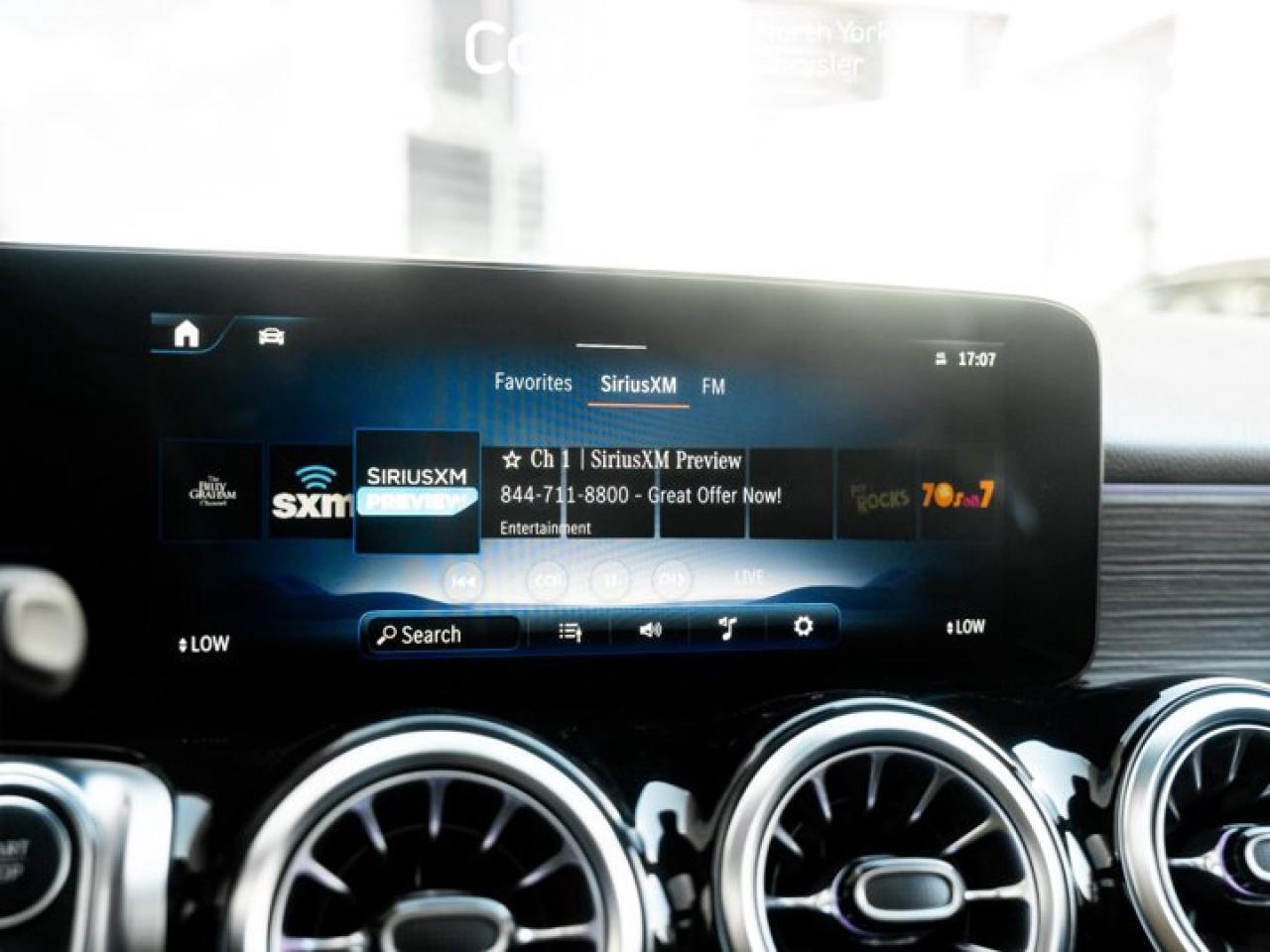 2024 Mercedes-Benz EQB 300 Panoroof Blind Spot Assist Active Brake Assist Heated Seats Photo