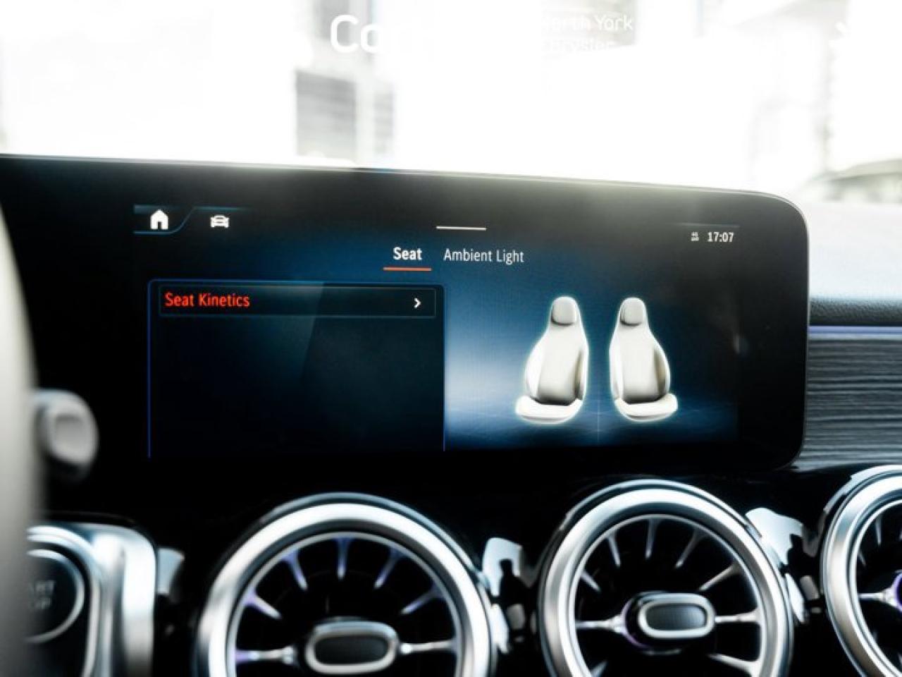 2024 Mercedes-Benz EQB 300 Panoroof Blind Spot Assist Active Brake Assist Heated Seats Photo