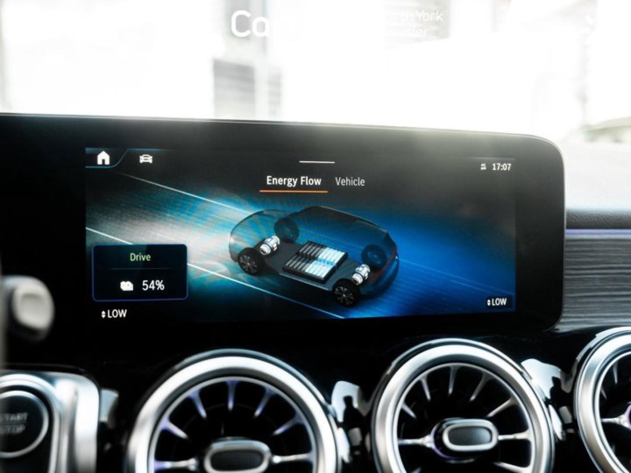 2024 Mercedes-Benz EQB 300 Panoroof Blind Spot Assist Active Brake Assist Heated Seats Photo