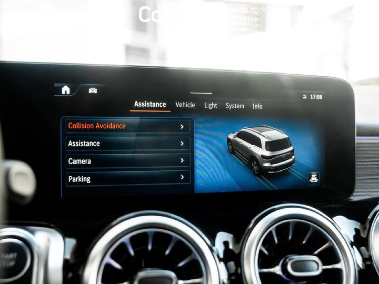 2024 Mercedes-Benz EQB 300 Panoroof Blind Spot Assist Active Brake Assist Heated Seats Photo