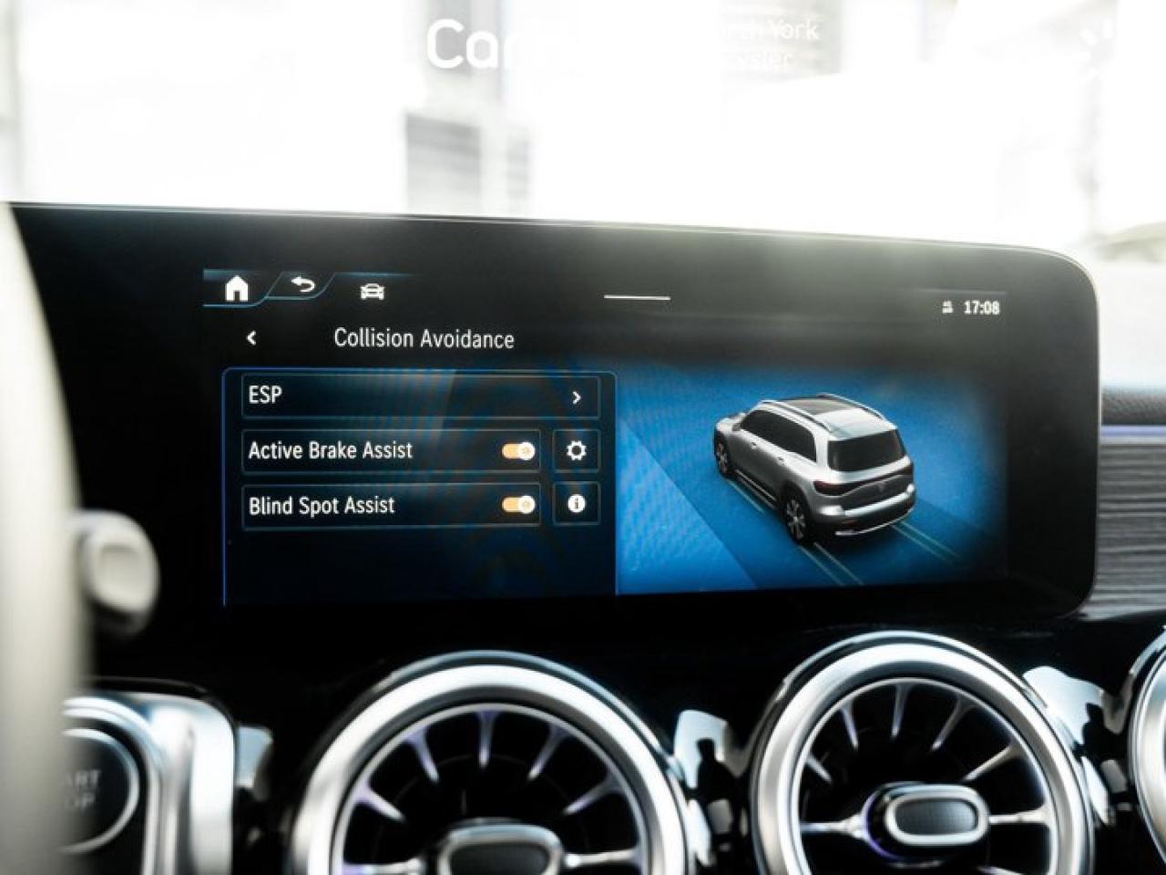 2024 Mercedes-Benz EQB 300 Panoroof Blind Spot Assist Active Brake Assist Heated Seats Photo