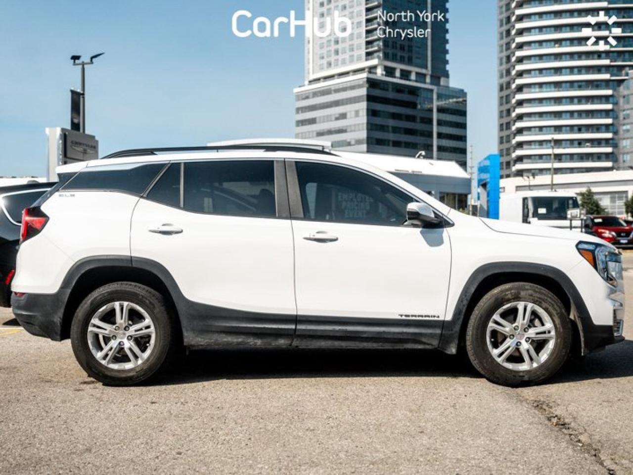 2022 GMC Terrain SLE Remote Start Lane Change Alert  Heated Seats Wi-Fi Connectivity Photo4