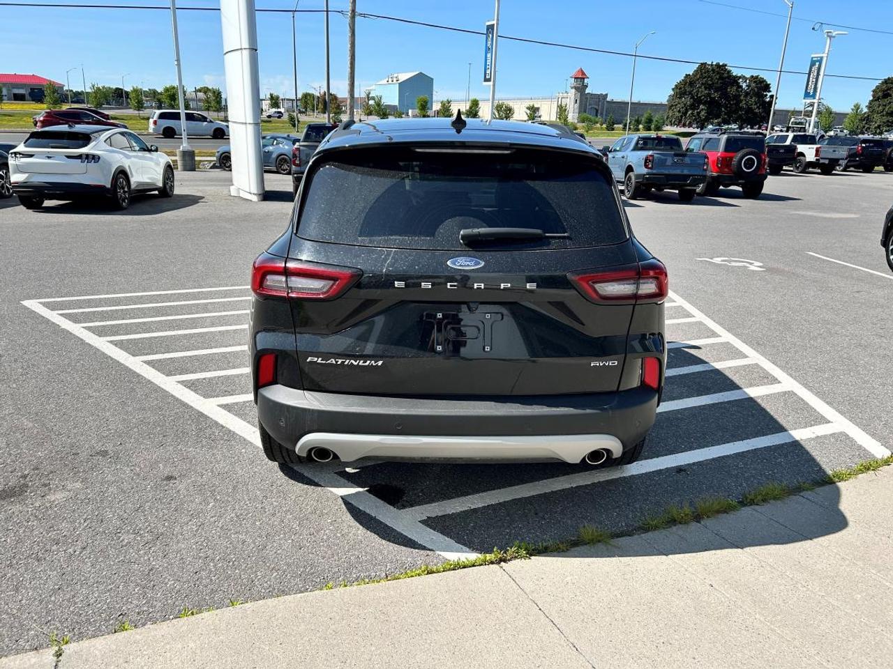 2023 Ford Escape Platinum Photo