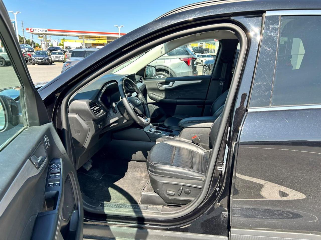 2023 Ford Escape Platinum Photo