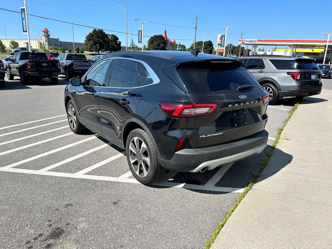 2023 Ford Escape Platinum Photo