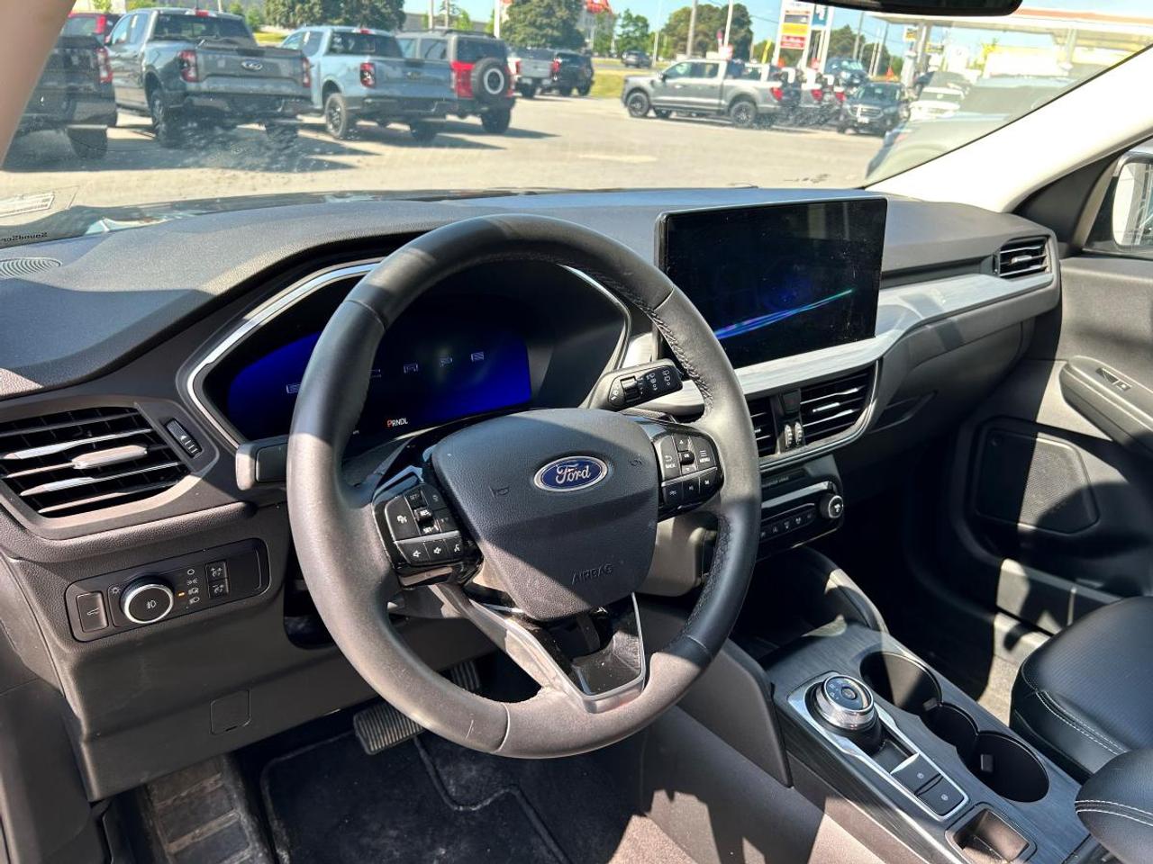2023 Ford Escape Platinum Photo