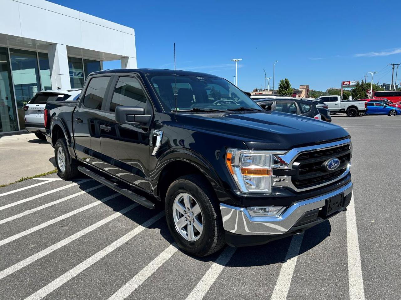 2022 Ford F-150 XLT Photo2