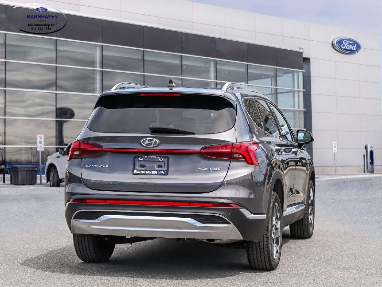 2022 Hyundai Santa Fe Hybrid Luxury Photo