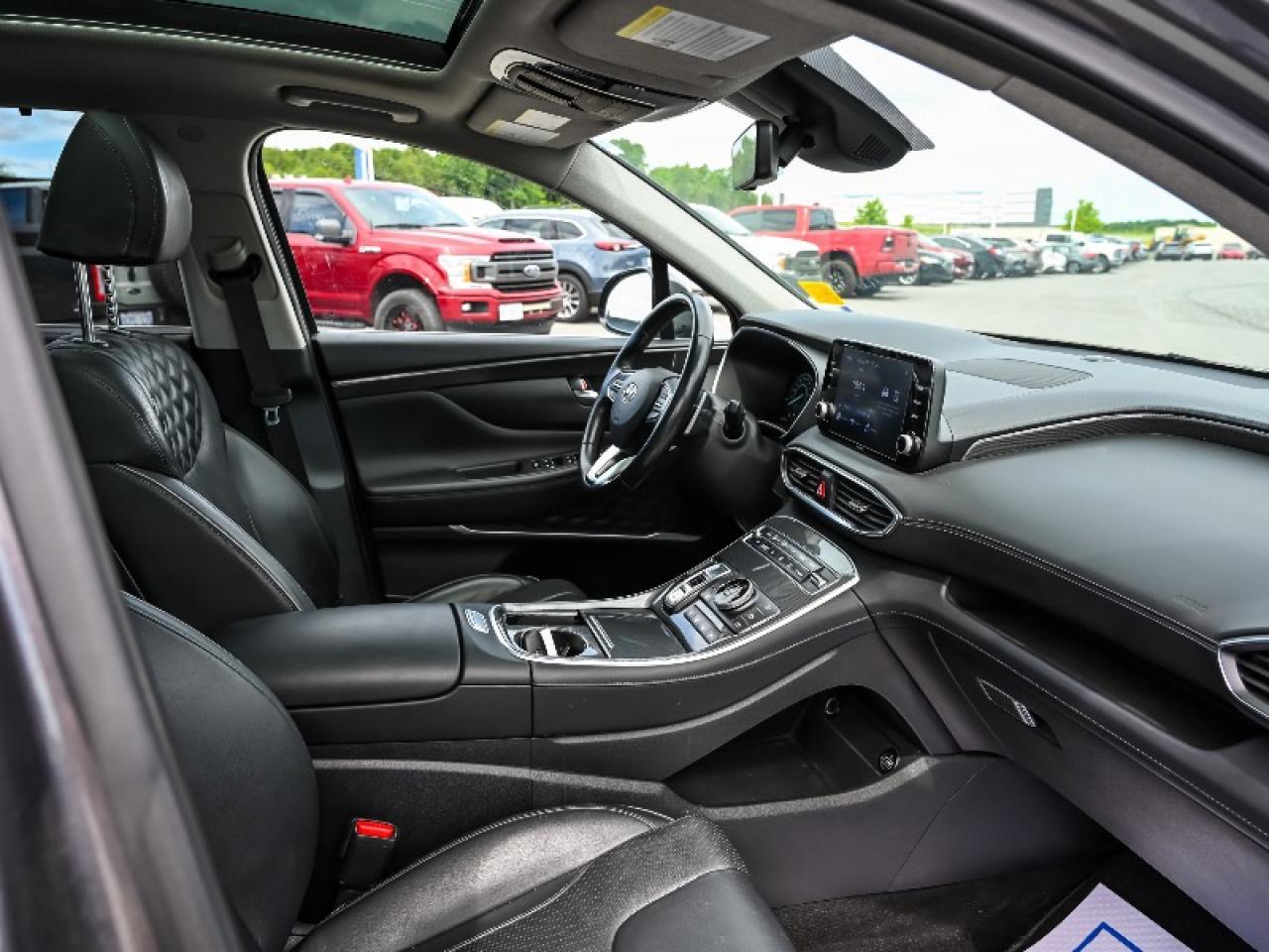 2022 Hyundai Santa Fe Hybrid Luxury Photo