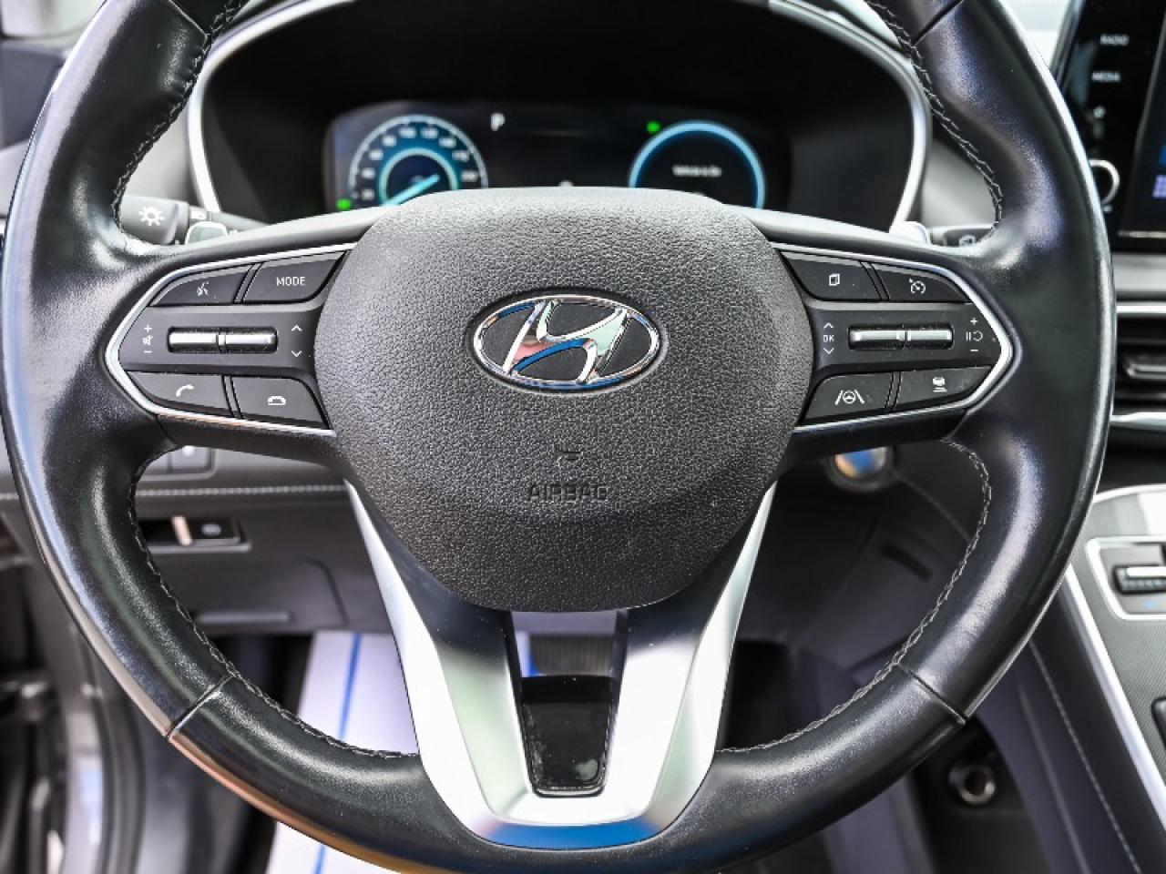 2022 Hyundai Santa Fe Hybrid Luxury Photo