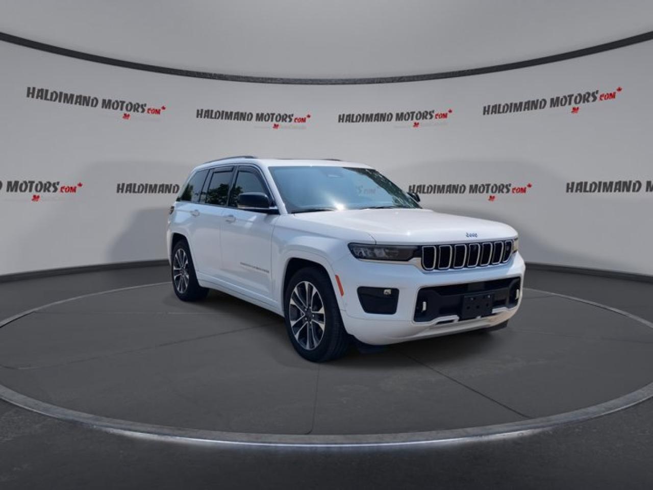 2023 Jeep Grand Cherokee Overland 4x4 |Advanced Protech Group III | Photo