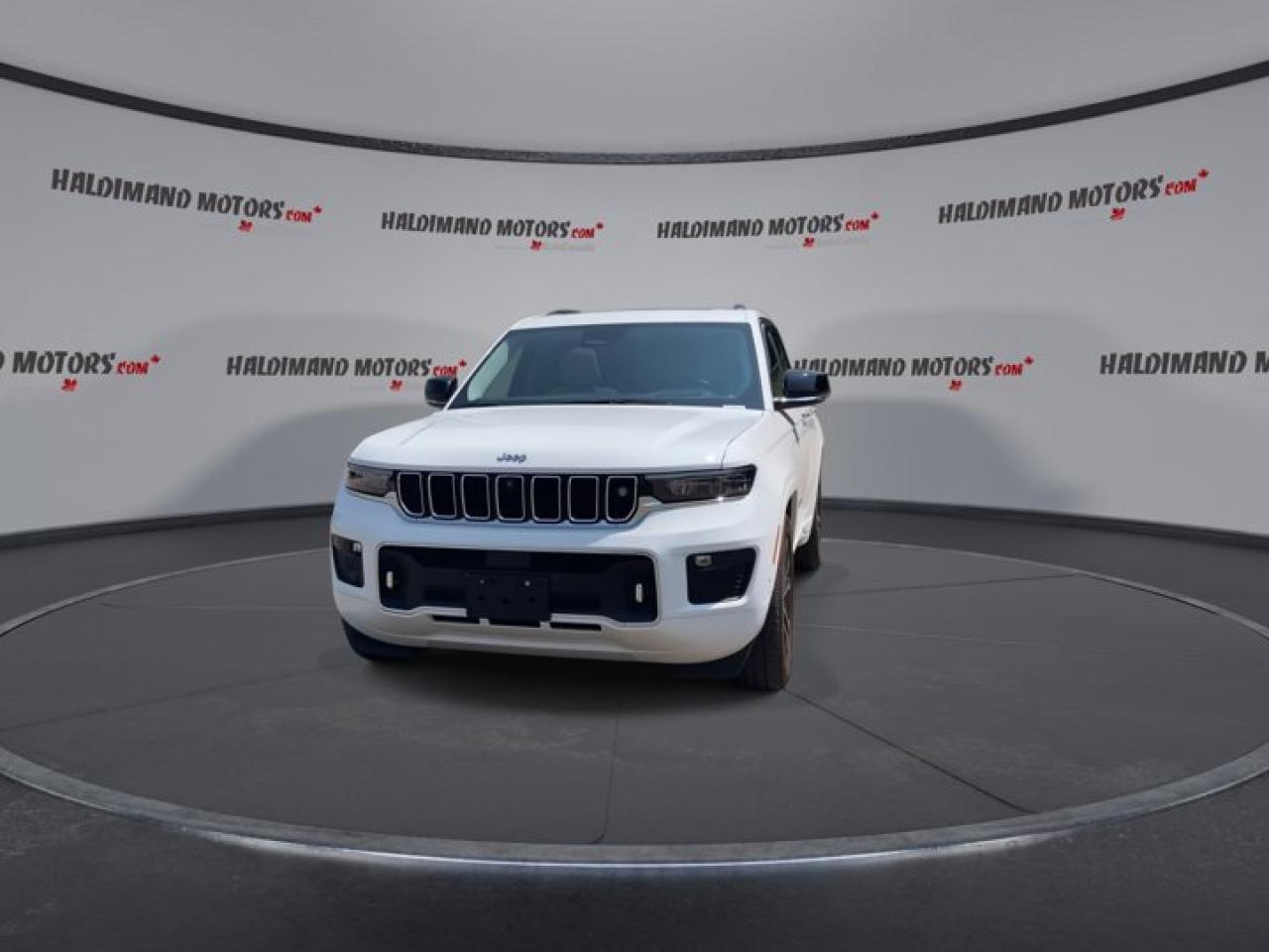 2023 Jeep Grand Cherokee Overland 4x4 |Advanced Protech Group III | Photo