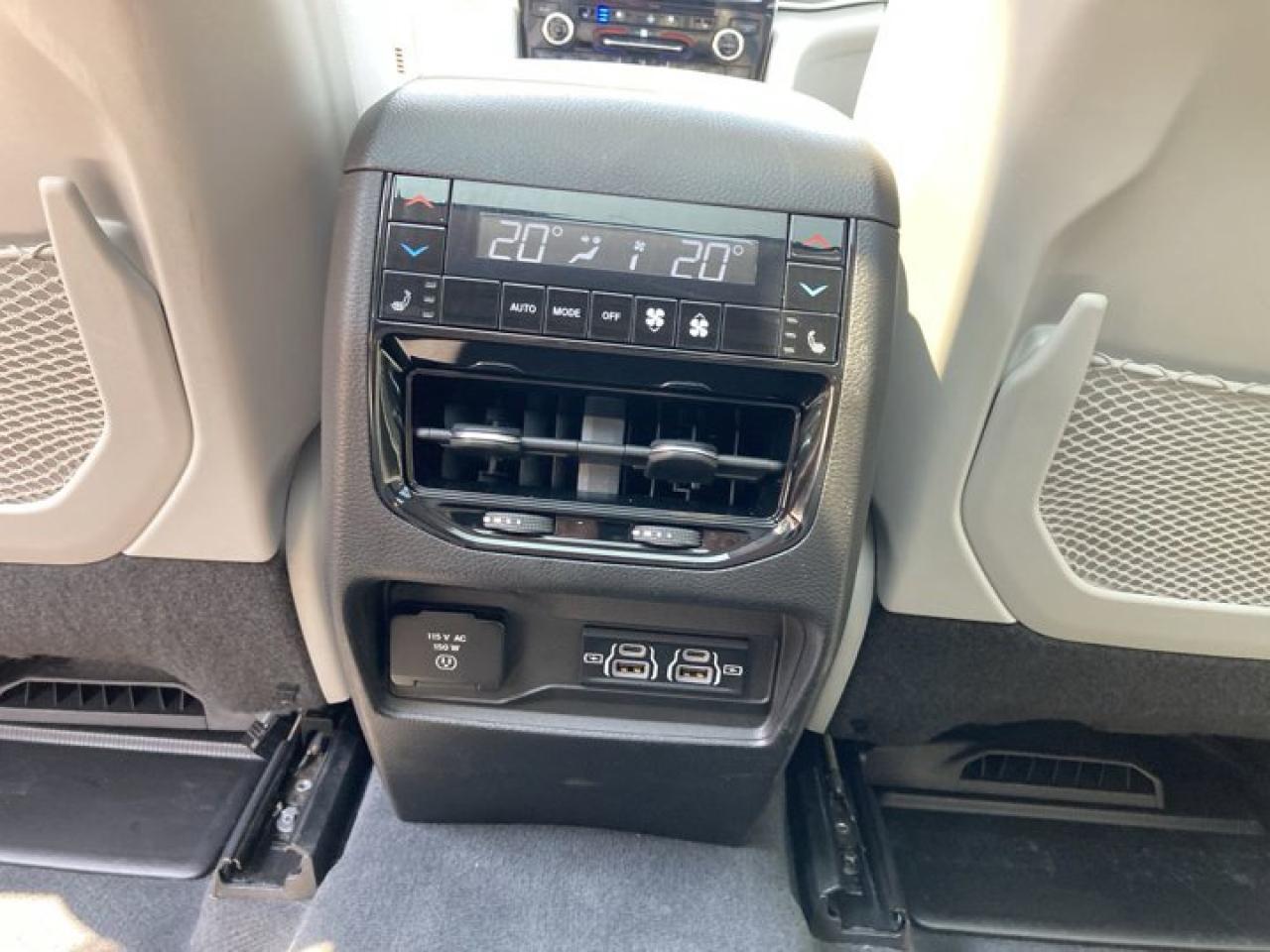 2023 Jeep Grand Cherokee Overland 4x4 |Advanced Protech Group III | Photo