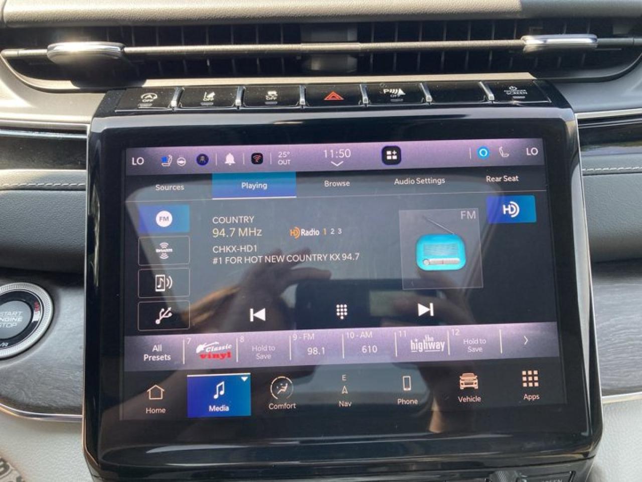 2023 Jeep Grand Cherokee Overland 4x4 |Advanced Protech Group III | Photo