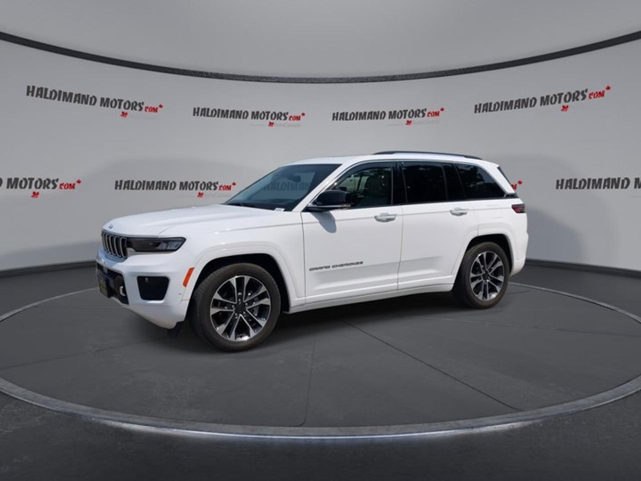 2023 Jeep Grand Cherokee OVERLAND 4X4 Photo3